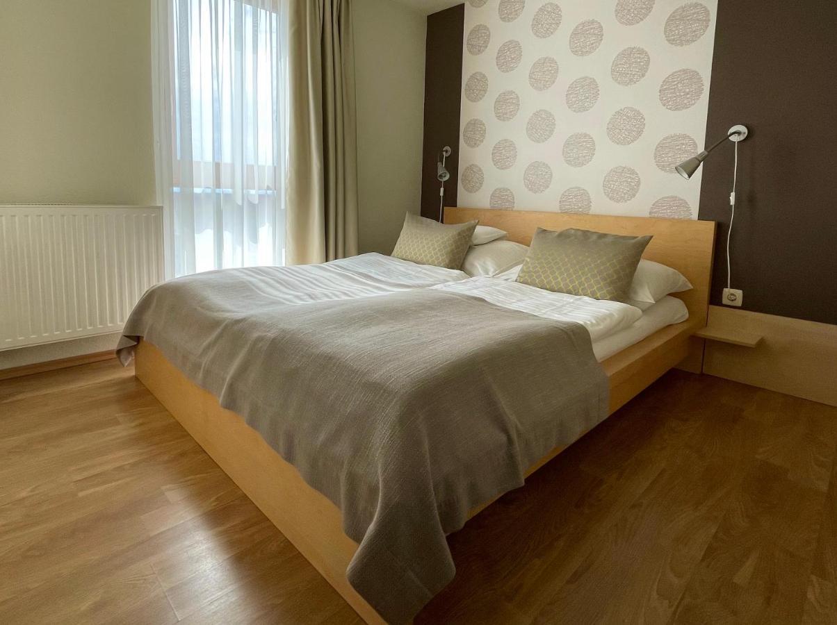 Panorama Apartmanhaz Balatonfured Exterior photo