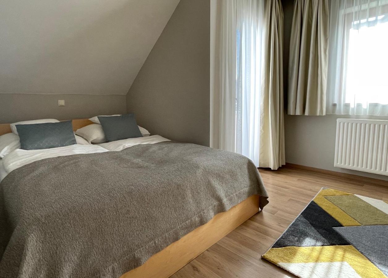 Panorama Apartmanhaz Balatonfured Exterior photo