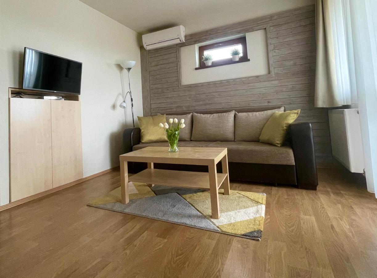 Panorama Apartmanhaz Balatonfured Exterior photo
