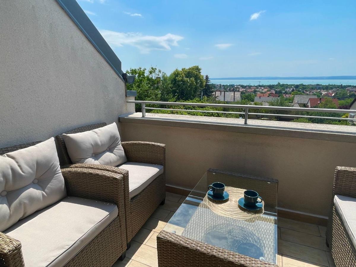 Panorama Apartmanhaz Balatonfured Exterior photo